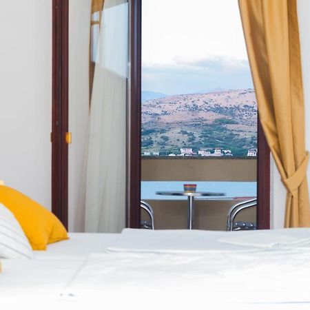 Mb Pag Bed&Breakfast Pag Town Bagian luar foto
