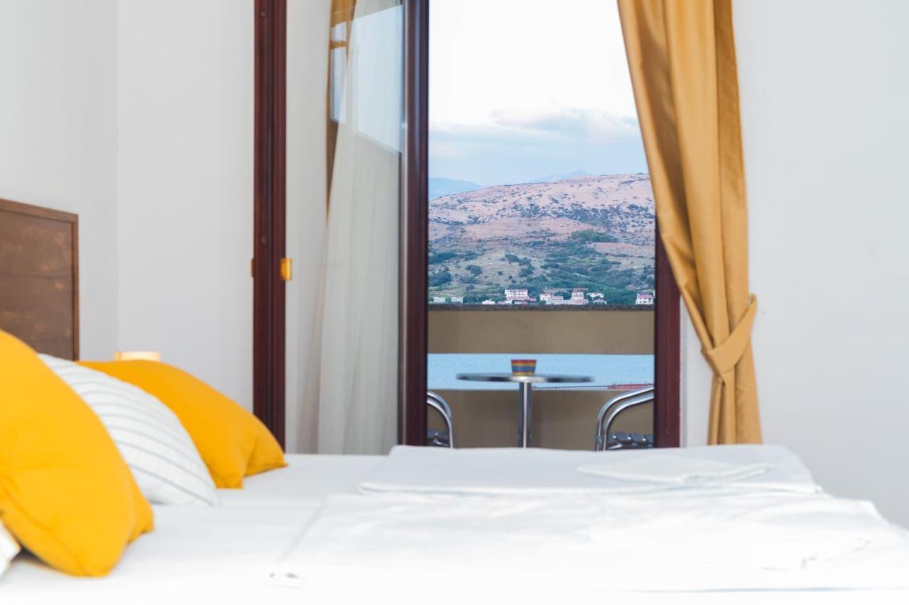 Mb Pag Bed&Breakfast Pag Town Bagian luar foto