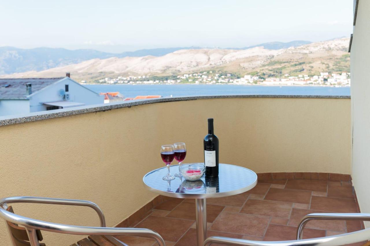 Mb Pag Bed&Breakfast Pag Town Bagian luar foto