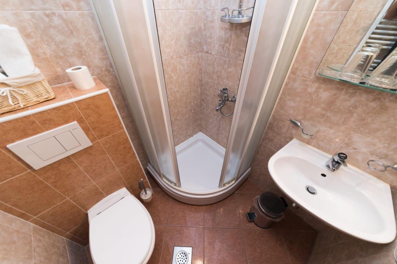 Mb Pag Bed&Breakfast Pag Town Bagian luar foto