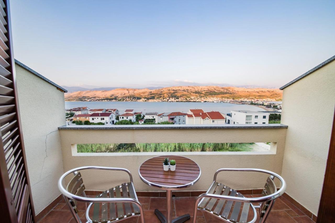 Mb Pag Bed&Breakfast Pag Town Bagian luar foto