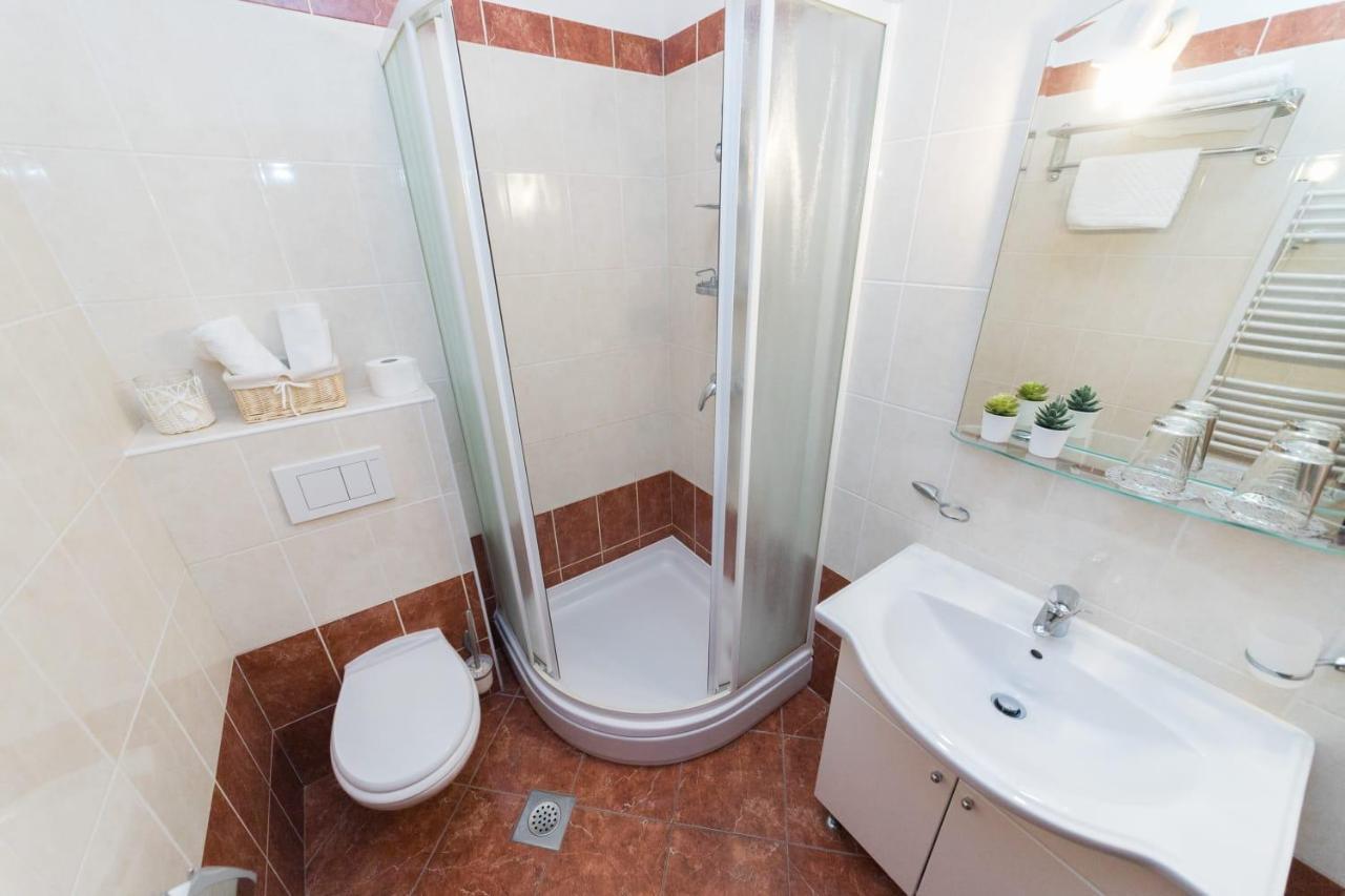 Mb Pag Bed&Breakfast Pag Town Bagian luar foto